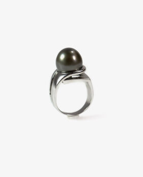 Black Baroque Pearl Ring