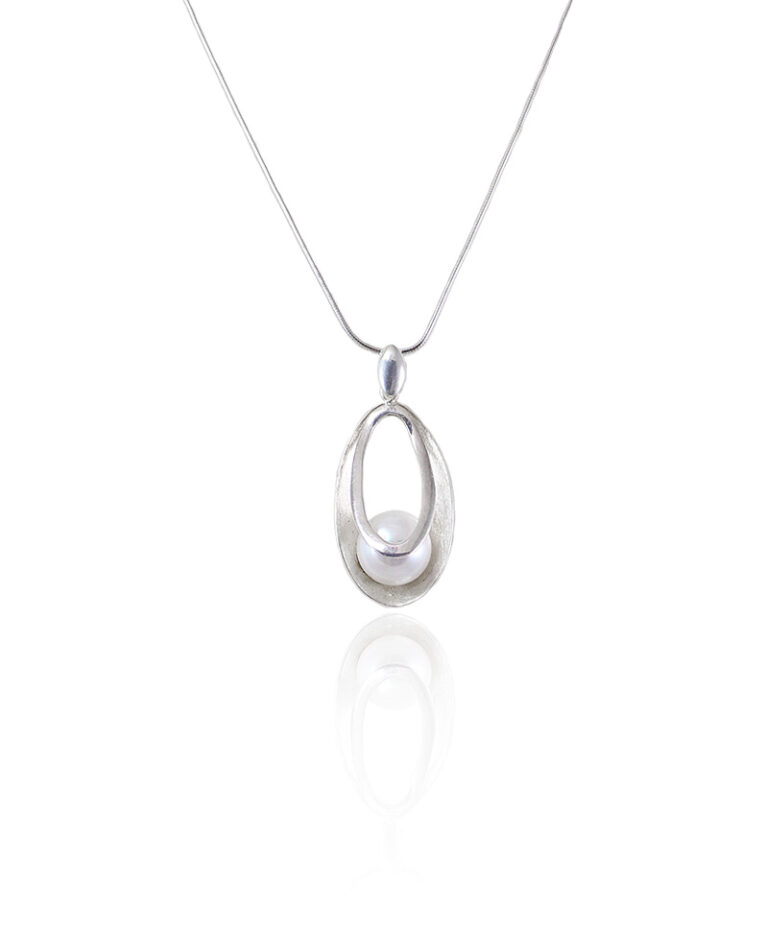 Oval Concave Pearl Pendant
